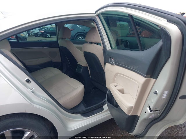 KMHD84LFXHU358725 Hyundai Elantra Value Edition