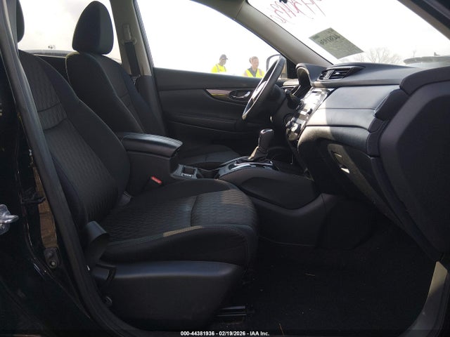2017 Nissan Rogue Sv მანქანა იყიდება აუქციონზე, vin: 5N1AT2MT8HC830839, აუქციონის ნომერი: 44381936