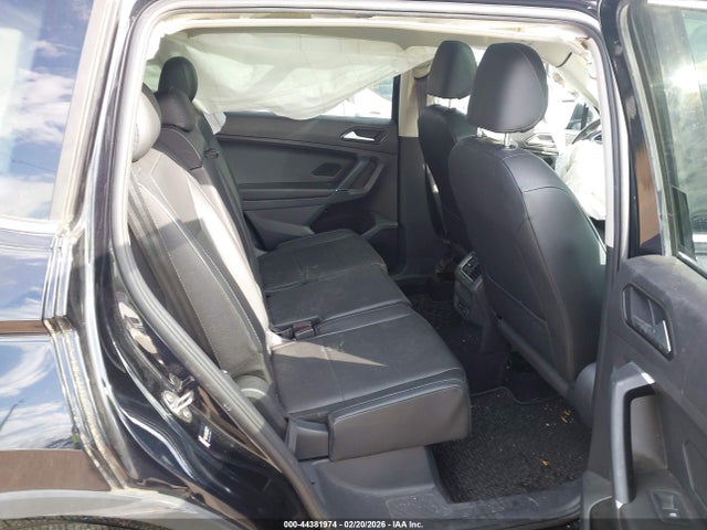 3VV3B7AX0JM022480 Volkswagen Tiguan 2.0t Se/2.0t Sel