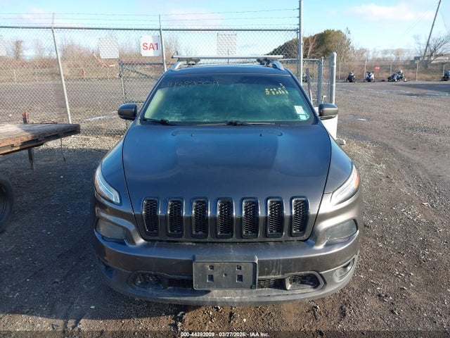 Продажа на аукционе авто 2016 Jeep Cherokee Latitude, vin: 1C4PJMCS8GW131393, номер лота: 44382009