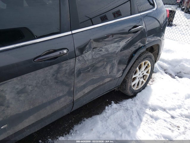 Продажа на аукционе авто 2016 Jeep Cherokee Latitude, vin: 1C4PJMCS8GW131393, номер лота: 44382009