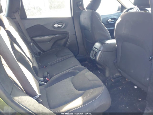 Продажа на аукционе авто 2016 Jeep Cherokee Latitude, vin: 1C4PJMCS8GW131393, номер лота: 44382009