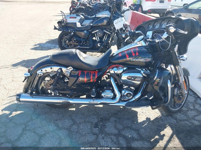 44382023 :رقم المزاد ، 1HD1KBC21NB642390 vin ، 2022 Harley-davidson Flhx مزاد بيع