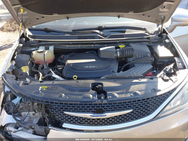 2018 Chrysler Pacifica Touring L Plus მანქანა იყიდება აუქციონზე, vin: 2C4RC1EG0JR333445, აუქციონის ნომერი: 44382025
