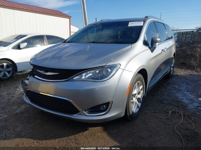2018 Chrysler Pacifica Touring L Plus მანქანა იყიდება აუქციონზე, vin: 2C4RC1EG0JR333445, აუქციონის ნომერი: 44382025