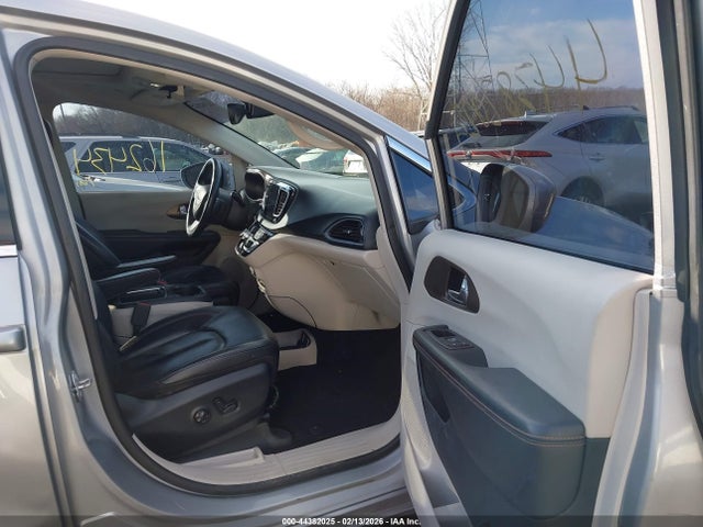 2018 Chrysler Pacifica Touring L Plus მანქანა იყიდება აუქციონზე, vin: 2C4RC1EG0JR333445, აუქციონის ნომერი: 44382025