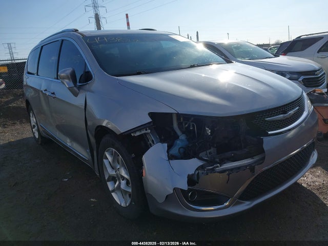 2018 Chrysler Pacifica Touring L Plus მანქანა იყიდება აუქციონზე, vin: 2C4RC1EG0JR333445, აუქციონის ნომერი: 44382025