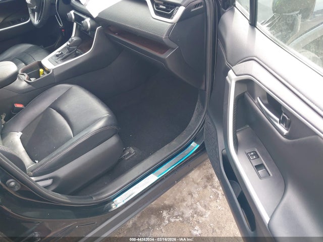 2021 TOYOTA RAV4 HYBRID 2T3D6RFV3MW014581 Photo 4