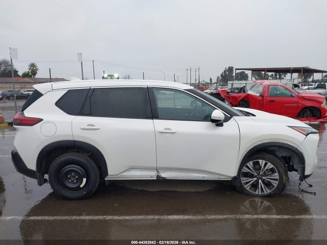 JN8BT3BA9PW427518 Nissan Rogue Sv Fwd