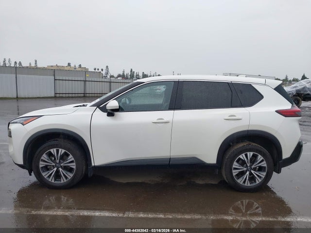 JN8BT3BA9PW427518 Nissan Rogue Sv Fwd