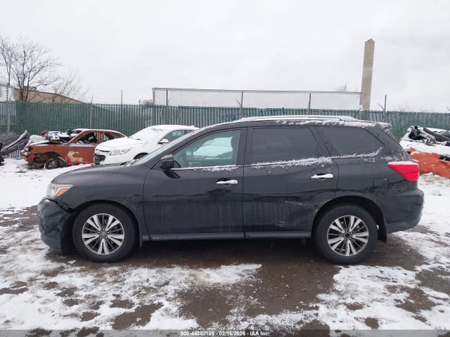 5N1DR2MMXHC910700 Nissan Pathfinder S