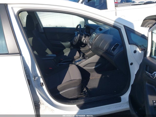 KIA FORTE S 2017 3KPFL4A70HE118167 Image 5