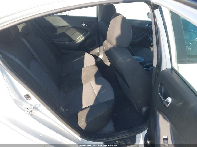 KIA FORTE S 2017 3KPFL4A70HE118167 Image 8
