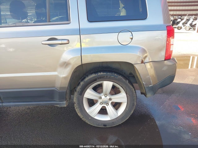 1C4NJPFA0ED633576 Jeep Patriot Latitude