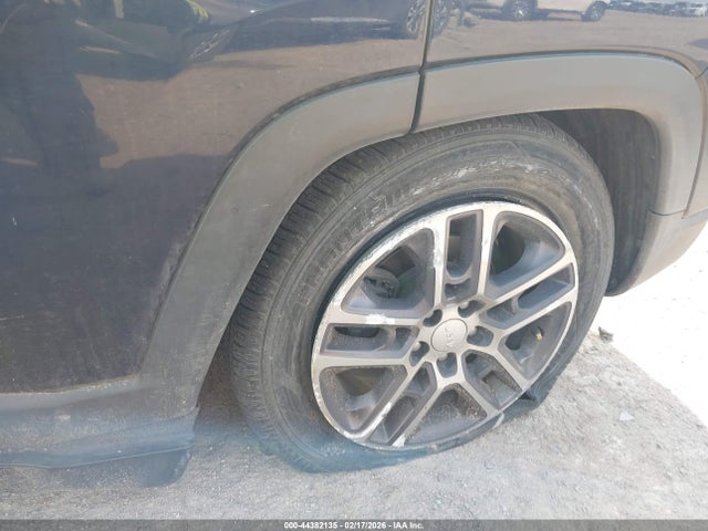 3C4NJCBB9HT643268 Jeep New Compass Latitude Fwd