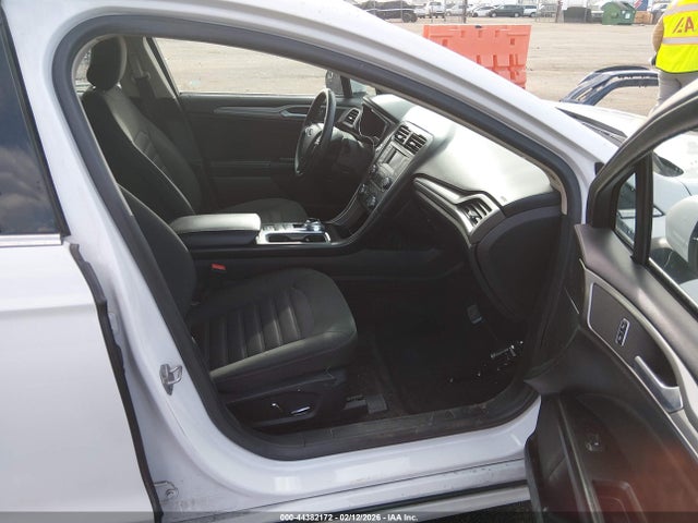 2017 FORD FUSION HYBRID 3FA6P0LU6HR400070 Photo 4