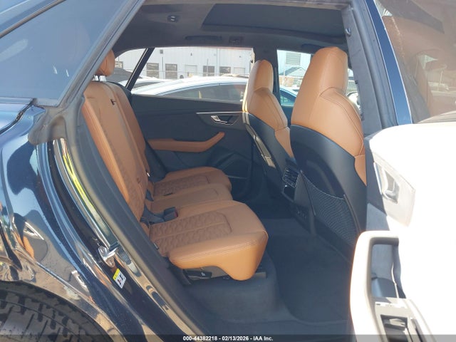 2025 AUDI RS Q8 WU1ARBF17SD039236 Photo 7