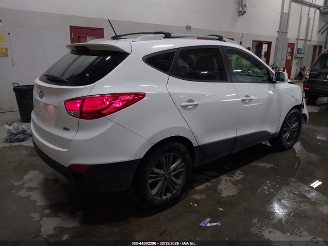 KM8JUCAG6FU978358 Hyundai TUCSON SE
