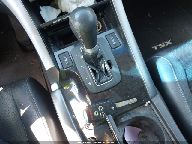 Продажа на аукционе авто 2013 Acura Tsx 2.4, vin: JH4CU2F48DC012570, номер лота: 44382314