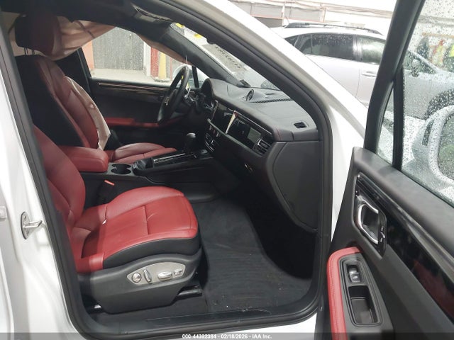 2025 Porsche Macan T მანქანა იყიდება აუქციონზე, vin: WP1AA2A56SLB13555, აუქციონის ნომერი: 44382384