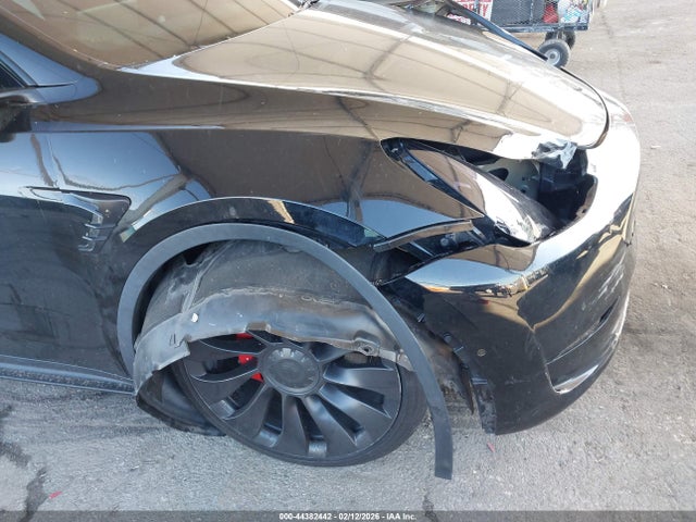 7SAYGDEF2NF518111 Tesla Model Y Performance Dual Motor All-wheel Drive