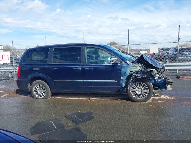44382472 :رقم المزاد ، 2C4RC1CG3DR623279 vin ، 2013 Chrysler Town & Country Touring-l مزاد بيع