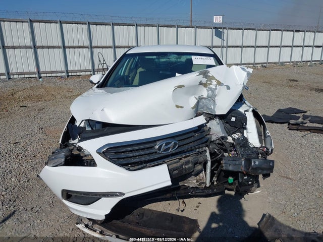 Продажа на аукционе авто 2015 Hyundai Sonata Limited, vin: 5NPE34AF9FH160932, номер лота: 44382519