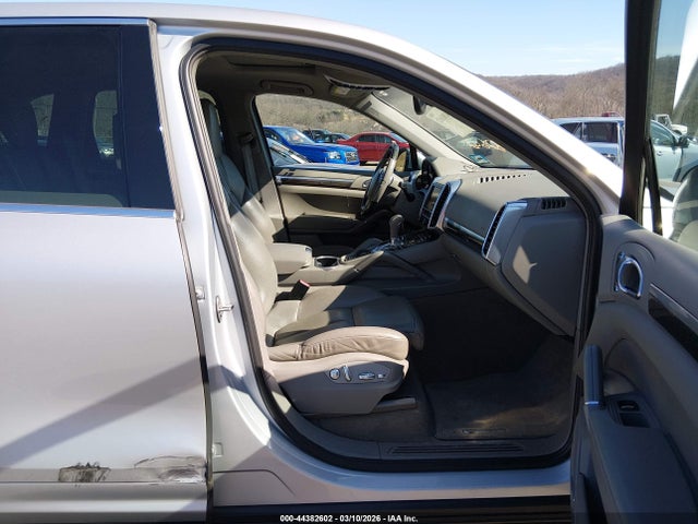 2011 PORSCHE CAYENNE WP1AA2A24BLA08261 Photo 4