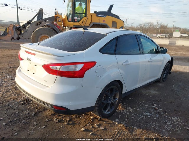 Ford FOCUS SE 2014 1FADP3F2XEL314564 Image 4