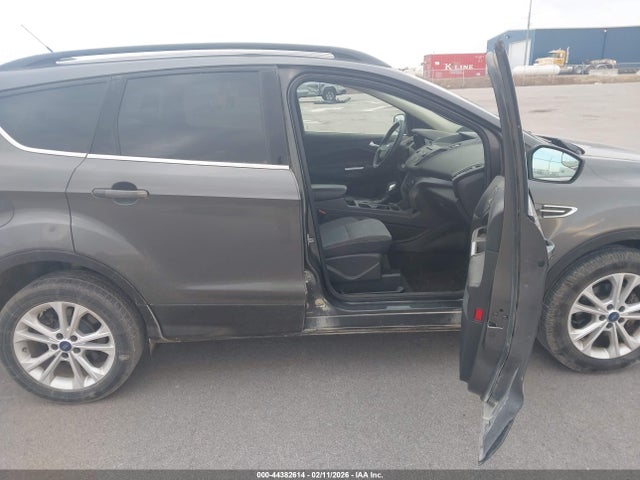 1FMCU0GD4JUA43742 Ford ESCAPE SE