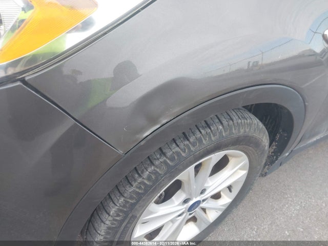 1FMCU0GD4JUA43742 Ford ESCAPE SE