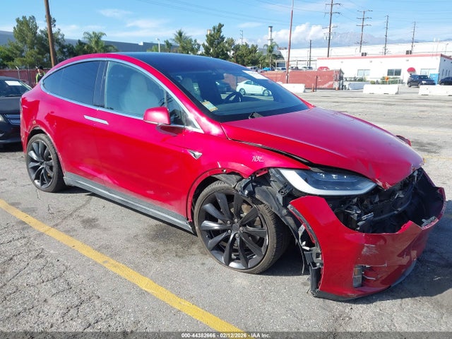 2018 Tesla Model X 100d/75d/p100d მანქანა იყიდება აუქციონზე, vin: 5YJXCBE22JF139707, აუქციონის ნომერი: 44382666