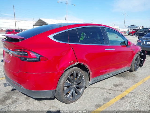 2018 Tesla Model X 100d/75d/p100d მანქანა იყიდება აუქციონზე, vin: 5YJXCBE22JF139707, აუქციონის ნომერი: 44382666
