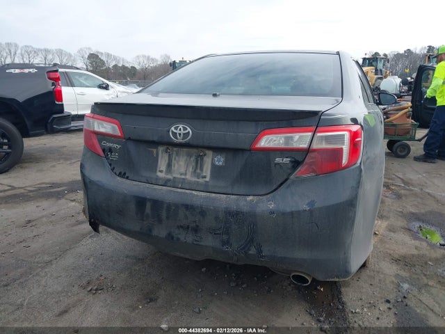 44382694 :رقم المزاد ، 4T1BF1FK7EU337881 vin ، 2014 Toyota Camry Se مزاد بيع