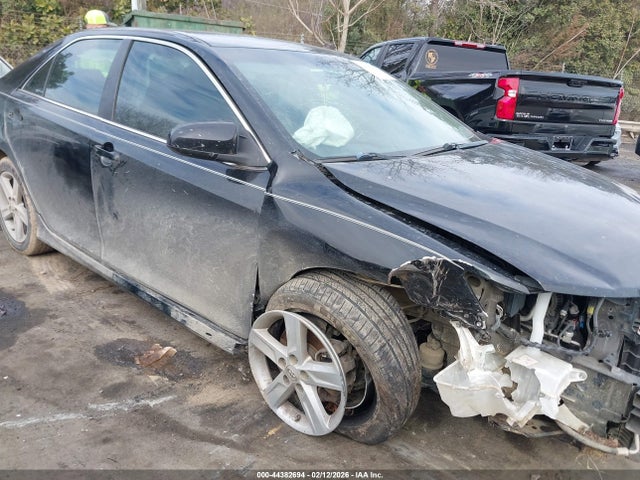 44382694 :رقم المزاد ، 4T1BF1FK7EU337881 vin ، 2014 Toyota Camry Se مزاد بيع