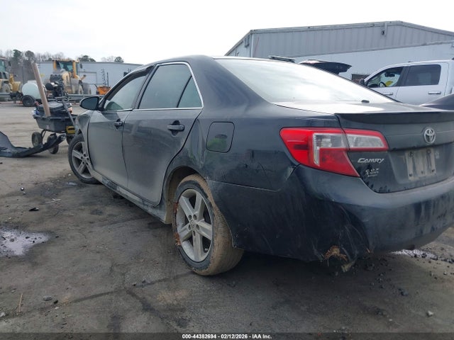 44382694 :رقم المزاد ، 4T1BF1FK7EU337881 vin ، 2014 Toyota Camry Se مزاد بيع
