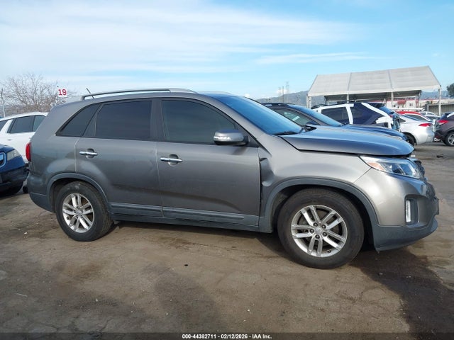 5XYKT3A61FG550914 KIA SORENTO LX