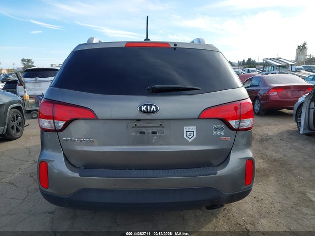 5XYKT3A61FG550914 KIA SORENTO LX