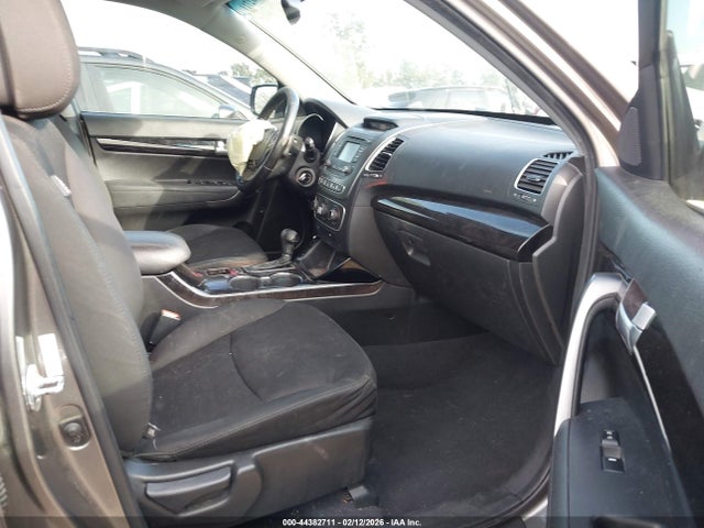 5XYKT3A61FG550914 KIA SORENTO LX