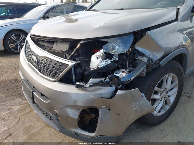 5XYKT3A61FG550914 KIA SORENTO LX