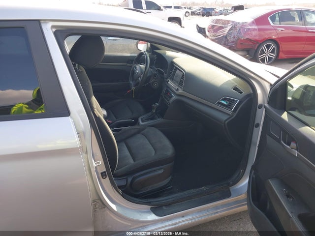 2018 HYUNDAI ELANTRA KMHD84LF2JU570928 Photo 4