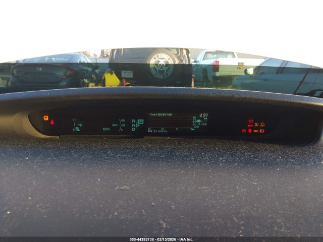Toyota Prius Three 2014 JTDKN3DU3E1757761 Image 7