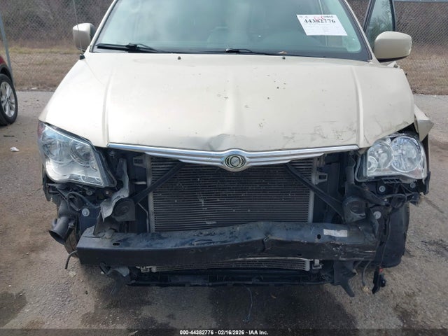 44382776 :رقم المزاد ، 2A4RR8D15AR374300 vin ، 2010 Chrysler Town & Country Touring Plus مزاد بيع