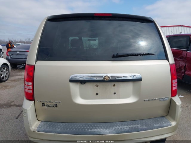 44382776 :رقم المزاد ، 2A4RR8D15AR374300 vin ، 2010 Chrysler Town & Country Touring Plus مزاد بيع