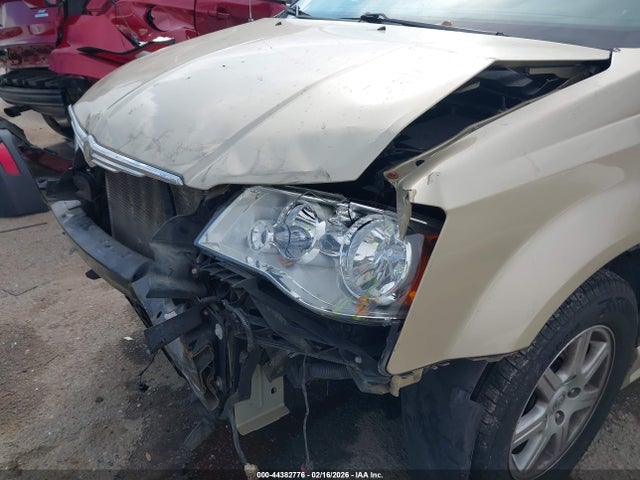 44382776 :رقم المزاد ، 2A4RR8D15AR374300 vin ، 2010 Chrysler Town & Country Touring Plus مزاد بيع