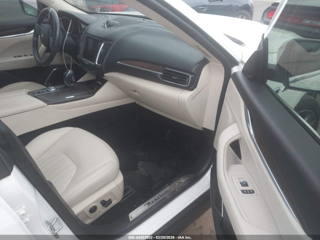 2017 Maserati Levante მანქანა იყიდება აუქციონზე, vin: ZN661XUL1HX248182, აუქციონის ნომერი: 44382802