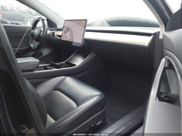 2019 TESLA MODEL 3 5YJ3E1EBXKF413448 Photo 4