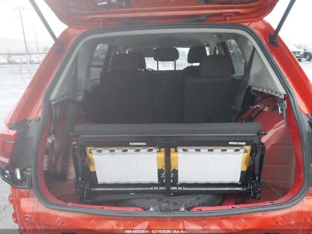 3VV1B7AX8JM188494 Volkswagen Tiguan 2.0t S