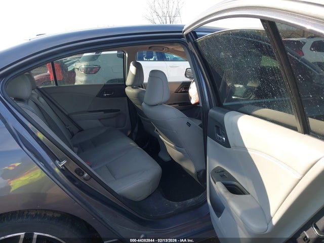 Auction sale of the 2016 Honda Accord Touring, vin: 1HGCR3F97GA035098, lot number: 44382844