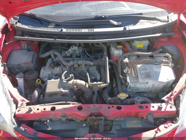JTDKDTB32E1557807 Toyota Prius C One